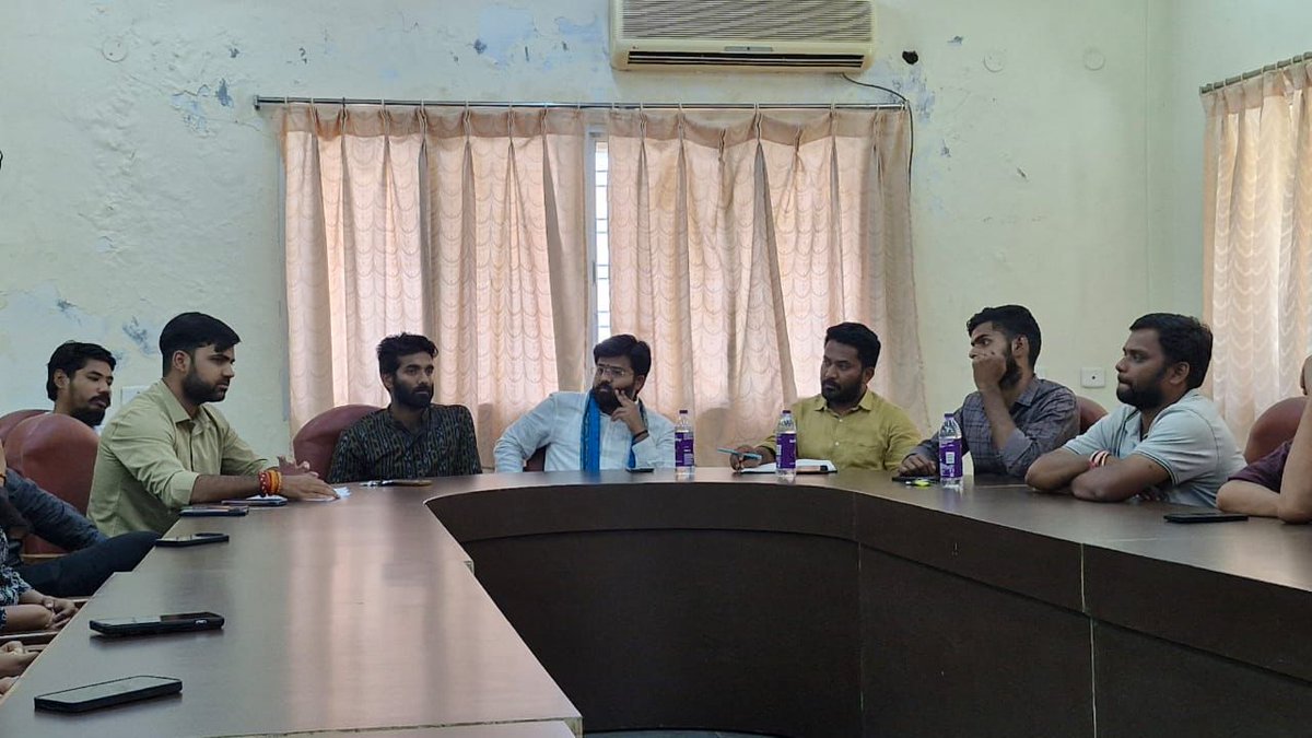 National General Secretary of ABVP, <a href="/DrVirendraSS/">Dr. Virendra Singh Solanki</a>, visited the University of Hyderabad today and inspected the deforested area. He also interacted with the ABVP HCU Unit karyakartas who were detained during the course of this movement. National Secretary <a href="/shravanbraj/">Shravan B Raj</a> was also