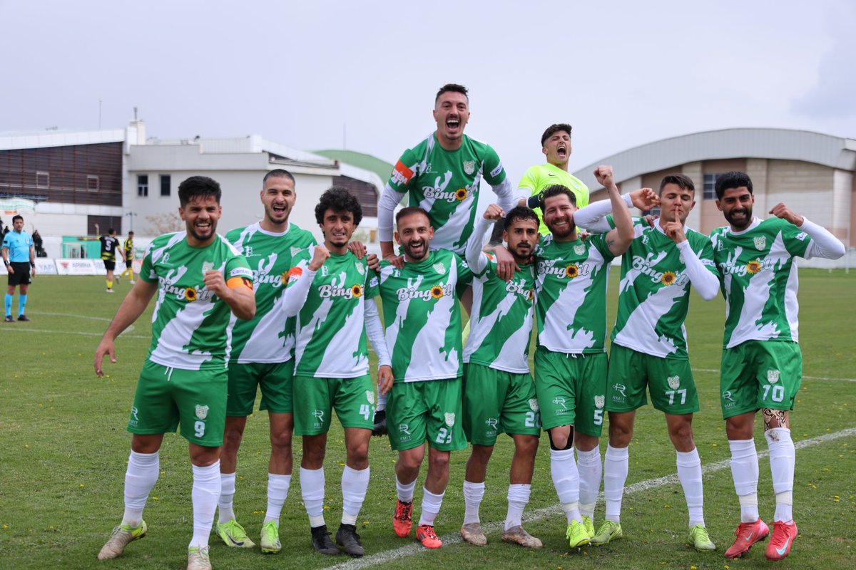 BingolsporFk's tweet photo. GÜNAYDIN  LİDER TAKIMIN LİDER TARAFTARI💚🤍

#12Bingölspor #tekhedefetekyürek https://t.co/V3T3FnCYzb