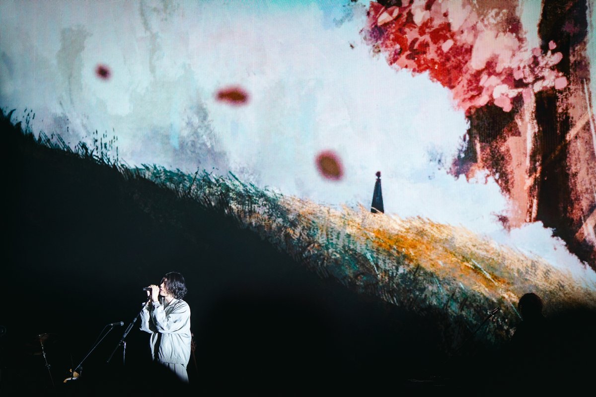 KENSHI YONEZU 2025 WORLD TOUR / JUNK
2025.4.1   PARIS

photo by Jiro Konami
#米津玄師 #KenshiYonezu
#米津玄師2025TOUR_JUNK 
#KENSHIYONEZU2025WORLDTOUR_JUNK