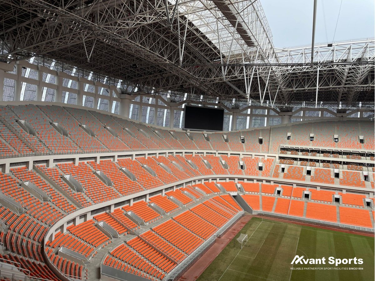 avantsports11's tweet image. Jakarta International Stadium – Avant Sports installed Diamond Series seating in this 82,000-capacity venue, spanning 205,000 sqm.
As the only stadium with a Platinum Green Building certification, it meets FIFA standards for load-bearing, fire resistance, and weather durability.