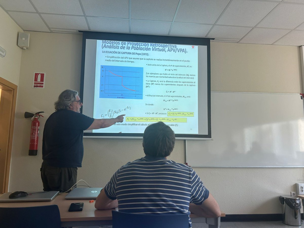 🏛️#BioEcon4Fish en la UCA

Nuestro #FernandoRamos impartió clases sobre métodos acústicos para la evaluación de recursos pesqueros y sobre métodos analíticos de evaluación de stocks, además de la teoria dió una clase práctica aplicando un modelo de análisis de cohortes de Pope🐟