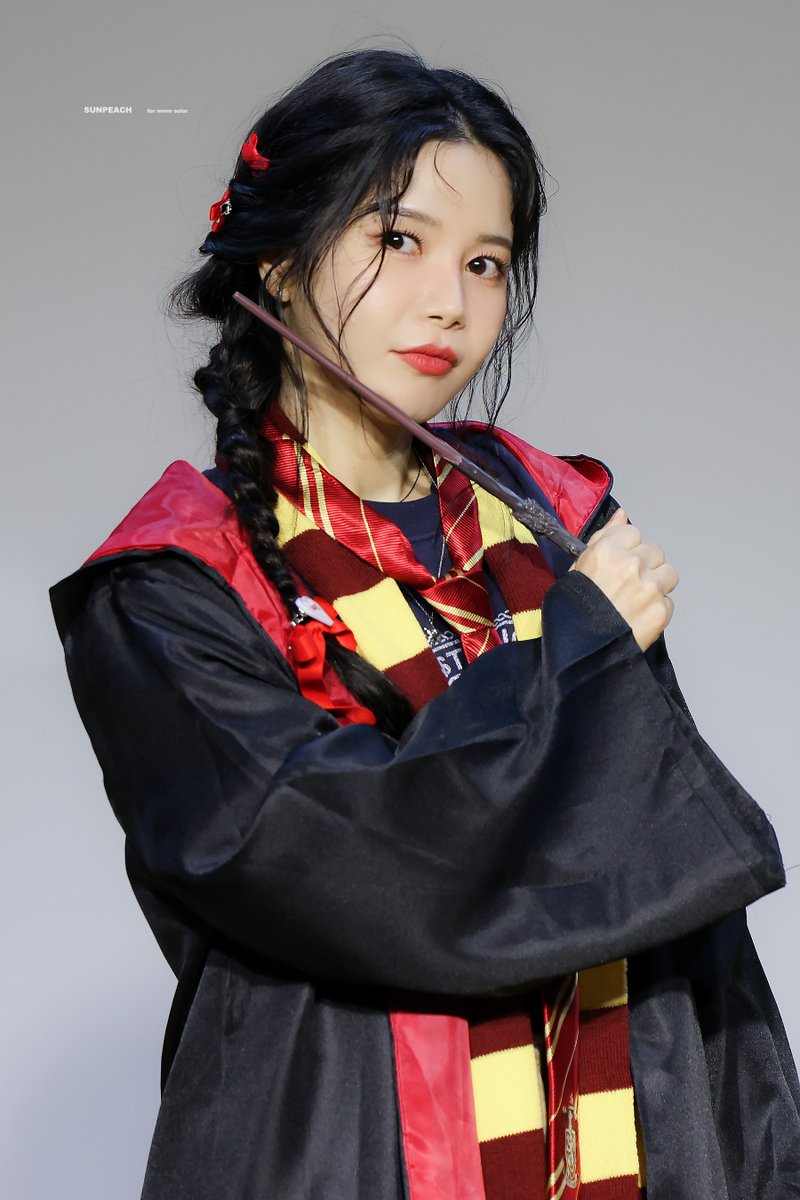 250412 🪄  

#마마무 #솔라 
#MAMAMOO #SOLAR