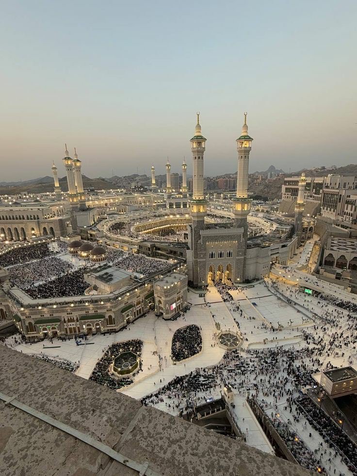 HolyMakkah01's tweet photo. دل کا شہر                        City of my Heart https://t.co/m3iVzcgDB7