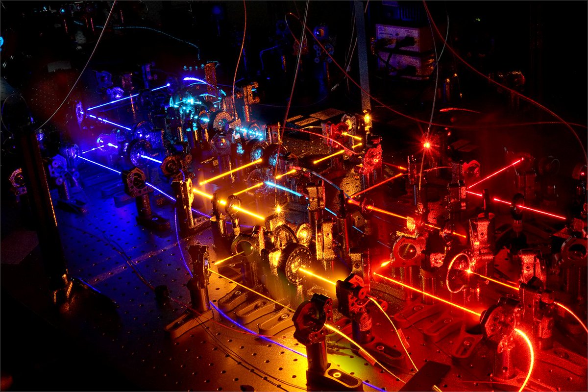 AFResearchLab's tweet photo. Happy #WorldQuantumDay from AFRL, the Quantum Information Science Research Center for the @usairforce and @SpaceForceDoD!

The Lab's unique expertise and collaborations across the board allow us to accelerate quantum tech development to meet emerging national security challenges. https://t.co/4WI4cJNyzX