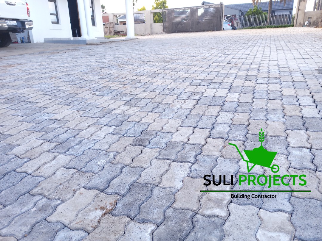 SuliProjects's tweet photo. We build driveways &amp; walkways.

    1.Concrete, high strength modern finishes. 
    2.Interlock paving bricks all shapes. 

📲0798367035 Andile
📨chunuz@yahoo.com 
📍Durban, Reservoir Hills. 
#SuliProjects #paving #concrete #property https://t.co/QHsjnGLA84