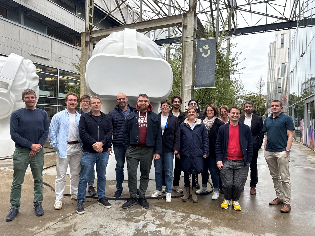 hessovalais (@hessovalais) on Twitter photo 🧠💡 Le métavers peut-il devenir un nouvel espace de consultation en santé mentale ?
👉 Le Prof.  Widmer, spécialiste en technologies immersives à la HES-SO Valais-Wallis, mène un projet pionnier mêlant réalité virtuelle et psychologie.  🔗 :
hevs.ch/fr/actualites/… 🧠💡 Le métavers peut-il devenir un nouvel espace de consultation en santé mentale ?
👉 Le Prof.  Widmer, spécialiste en technologies immersives à la HES-SO Valais-Wallis, mène un projet pionnier mêlant réalité virtuelle et psychologie.  🔗 :
hevs.ch/fr/actualites/…