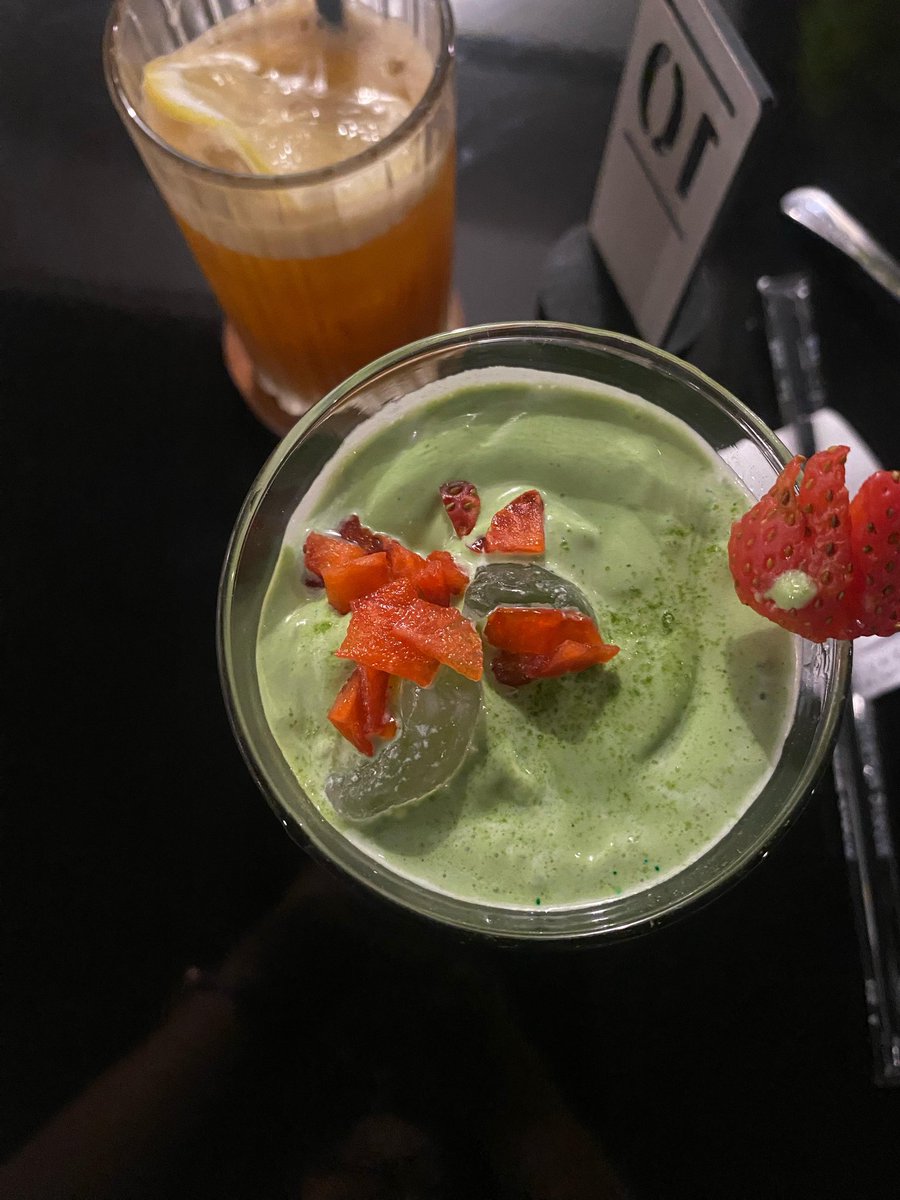 dipyency's tweet photo. semenjak di Akarsana, rasa cintaku ke matcha menjadi 2× lipat, kalo ditambah berryy 😆 Matcha Berryyy https://t.co/MzMOIvURh3