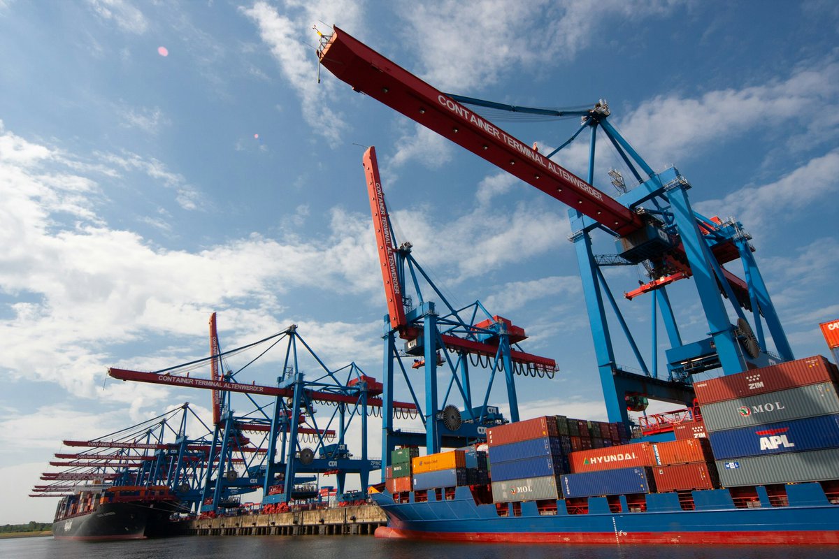 SOAS Development Leadership Dialogue (@soas_dld) on Twitter photo 🚀 Apply now for the next <a href="/SOAS/">SOAS University of London</a> DLD Future Leaders Programme:
💡 Policy Space for Developing Countries in the New Industrial Policy Landscape 🌎🏭
📅 Date: 30 June-3 July, 2025
📍 #London
🔗 Apply by 25 April 2025 ⬇️ tinyurl.com/3xya2r9p 🚀 Apply now for the next <a href="/SOAS/">SOAS University of London</a> DLD Future Leaders Programme:
💡 Policy Space for Developing Countries in the New Industrial Policy Landscape 🌎🏭
📅 Date: 30 June-3 July, 2025
📍 #London
🔗 Apply by 25 April 2025 ⬇️ tinyurl.com/3xya2r9p