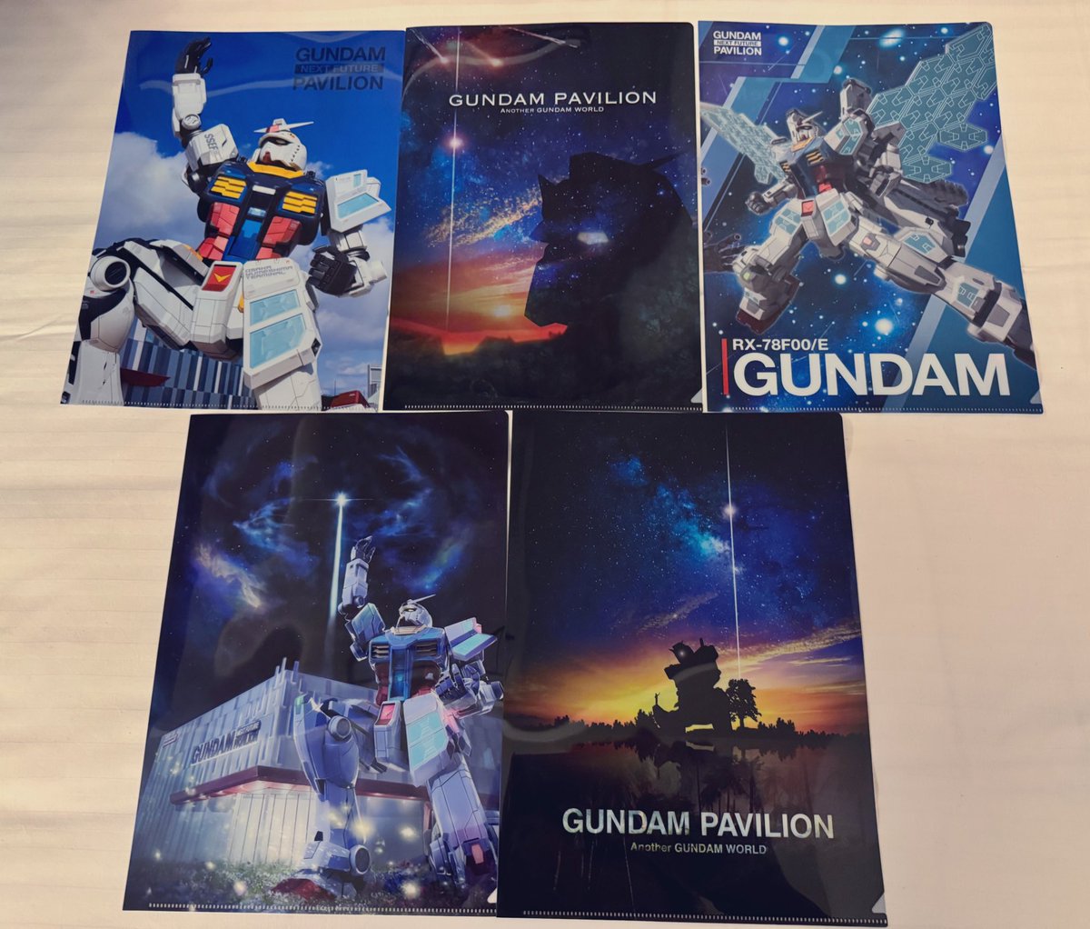 万博会場内のオフィシャルストアで、ガンダムパビリオンのグッズが販売