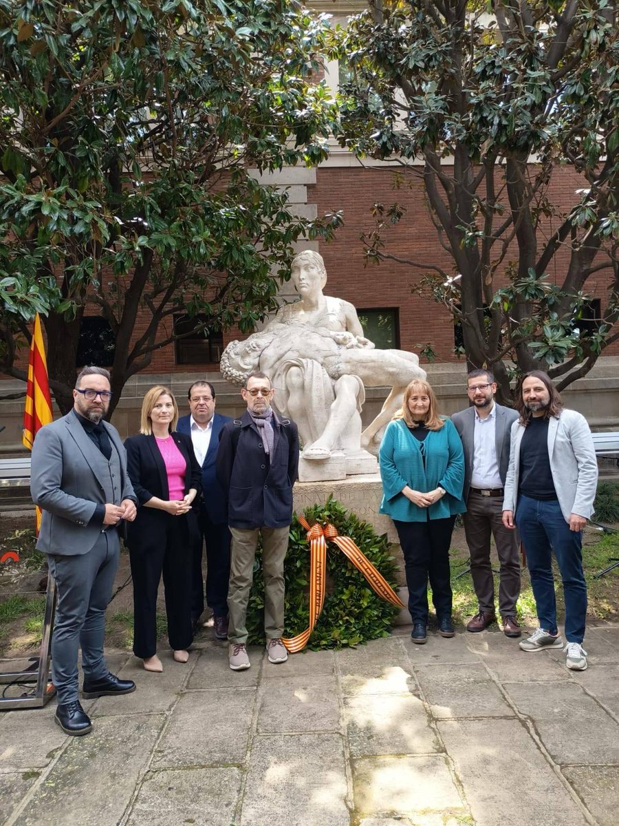 Jordi Castellana i Gamisans (@jcasteg) on Twitter photo Acte institucional en homenatge a les víctimes del franquisme al Monument als Immolats per la llibertat de Catalunya organitzat pel <a href="/parlamentcat/">Parlament de Catalunya</a>.
Memòria per canviar el futur i consciència que construir un futur millor és la forma de defensar la democràcia i els seus valors. Acte institucional en homenatge a les víctimes del franquisme al Monument als Immolats per la llibertat de Catalunya organitzat pel <a href="/parlamentcat/">Parlament de Catalunya</a>.
Memòria per canviar el futur i consciència que construir un futur millor és la forma de defensar la democràcia i els seus valors.