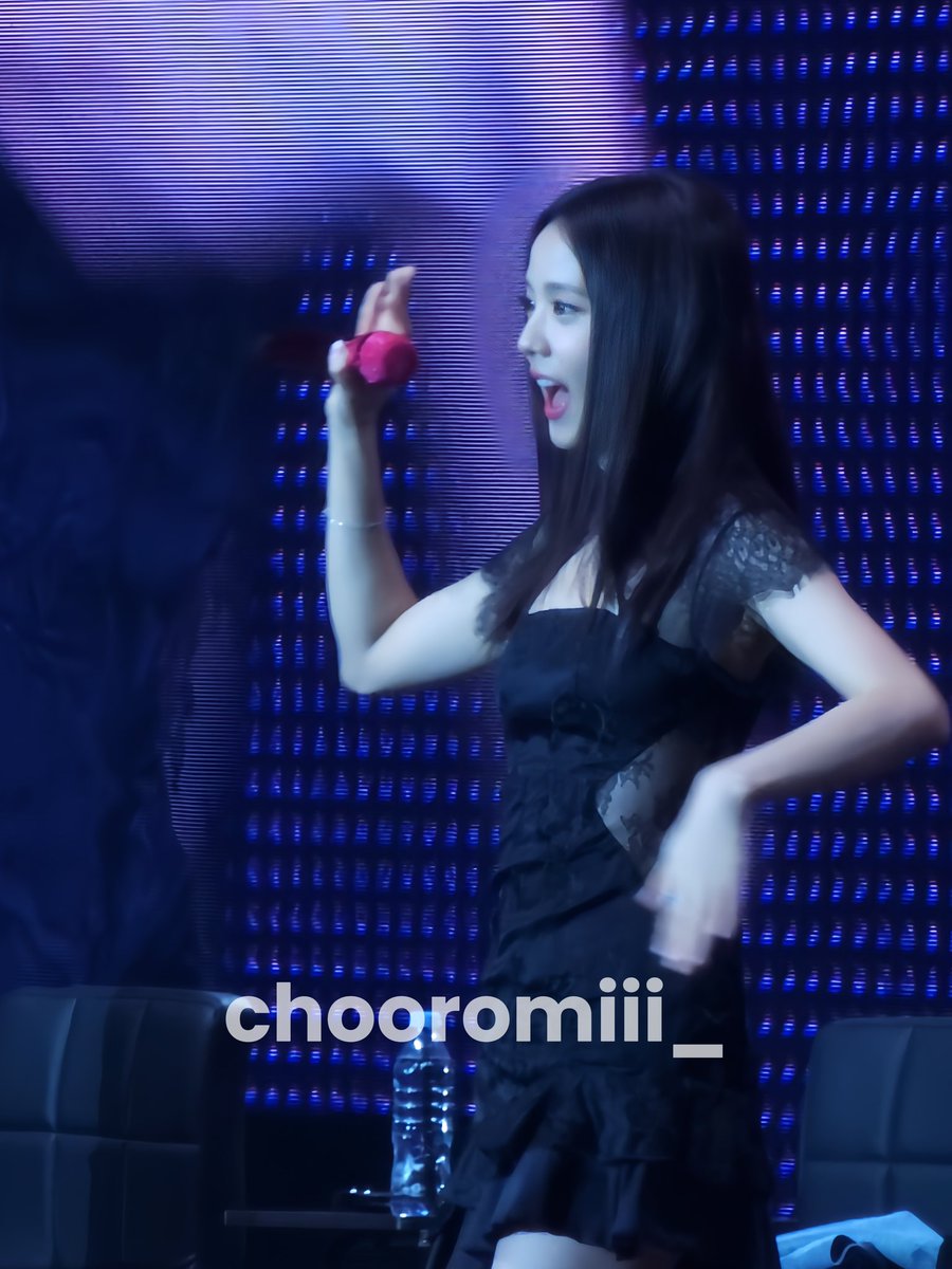 chooromiii_'s tweet photo. 20250329 JISOO ASIA TOUR IN HK 
🫶🏻
#JISOOFanmeet2025 #JISOOinHK #LIGHTS_LOVE_ACTION #jisoo #지수 #JisooFANMEET #jisooinhongkong @officialBLISSOO https://t.co/tQCMQ0KK67