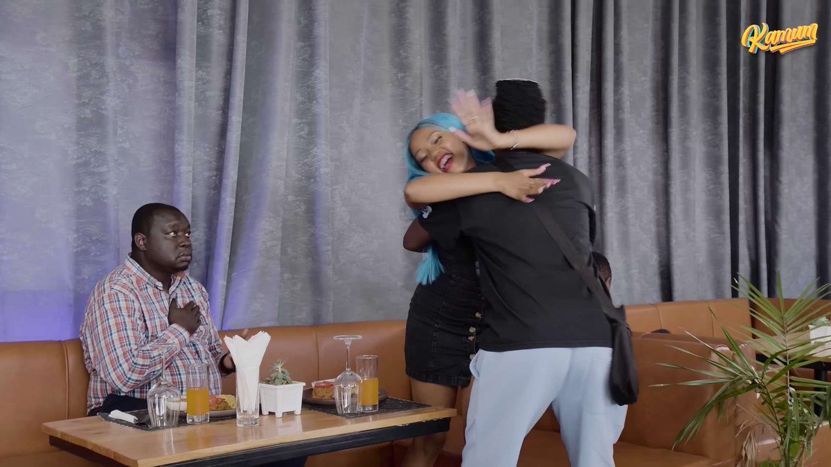 iamjoseh_'s tweet photo. Uko date na dem yako alafu male bestie wake ana show up anamhug hadi anamuinua juu and there's nothing you can do about it. That bro is suffering 😂😂😂 #Kamum https://t.co/HbJxnd0I8D