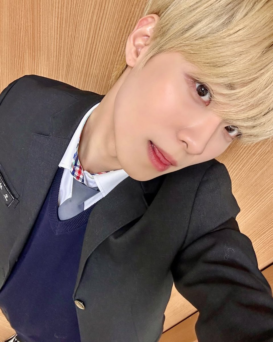 TOO_muchlover's tweet photo. 5분전에 찍은 제롬님 사진
ㄴ 아님. 사실 이사이에 5년 있음 ..., https://t.co/tUUD5XURbv