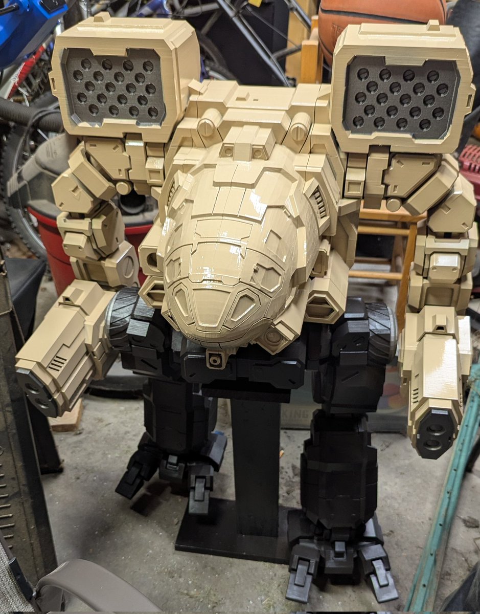Some progress on the giant Timberwolf.
#battletech #paintingmechs