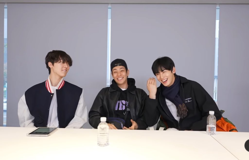 HaeIn_15's tweet photo. Han vuelto e incluso con Rocky porque están cumpliendo una de las voluntades de Binnie🥹💜
Mis estrellos valientes💜
Han estado practicando con Rocky 🥹💜
#Astro #아스트로 #Mj #chaeunwoo  #JinJin #MoonBin #Rocky
#YoonSanha #차은우 #엠제이 #진진 #라키 #문빈 #윤산하 #아로하 #Aroha https://t.co/w3etgunZbq