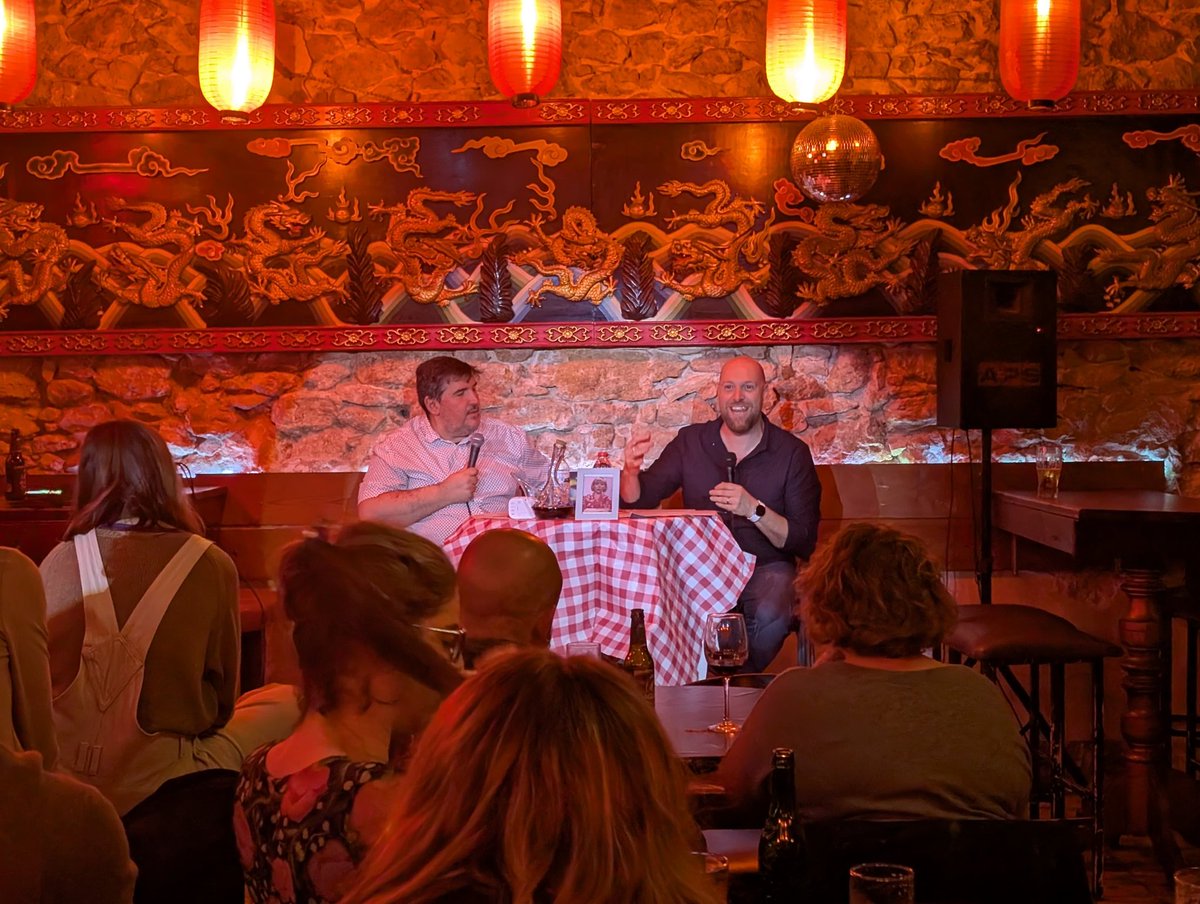 La bona gent de @vullsermillorcatala  <a href="/raventos/">Raventós</a> <a href="/DaniMorla_/">Dani</a> van fer un show collonut el dijous, contents de poder tirar-ho endavant i molt bones crítiques per part del públic, seguim endavant! #risses