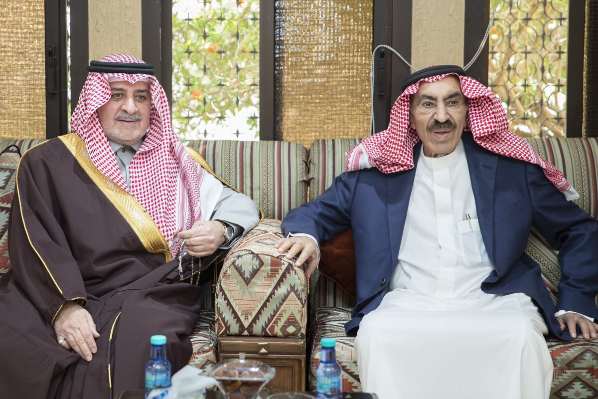 سمو #أمير_منطقة_تبوك الأمير #فهد_بن_سلطان_بن_عبدالعزيز 
يزور الشيخ محمد بن طراد الشعلان  في منزله للاطمئنان على صحته