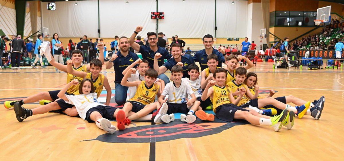 FBPA_asturias's tweet photo. 💠 SELECCIONES // PLANETA MINI 2025 // RONDA 9-16 // MINI MASCULINO // FINAL // @FBPA_asturias 90-59 @fbclm ¡VAYA DÍA! ¡LA MINI MASCULINO TAMBIÉN PISA FUERTE, VENCE Y SE METE EN LA LUCHA POR EL TOP12! #PlanetaMini2025 #PorElBaloncestoAsturiano #LaFuerzaDeLaTierrina #MiniAstures https://t.co/RHdIbk3MbI