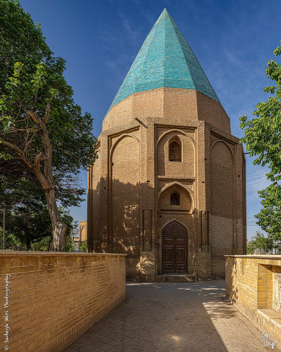 IranianArts's tweet image. مقابر باغ گنبد سبز، قُم

عکس از صادق میری