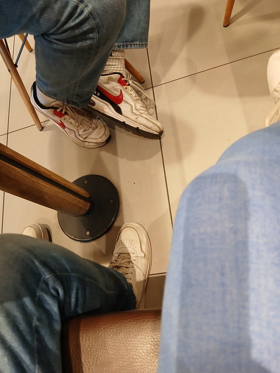 bitchy_girl77's tweet image. Soort van #wachtkamertweet maar dan bij de #macdonalds 🤣😂