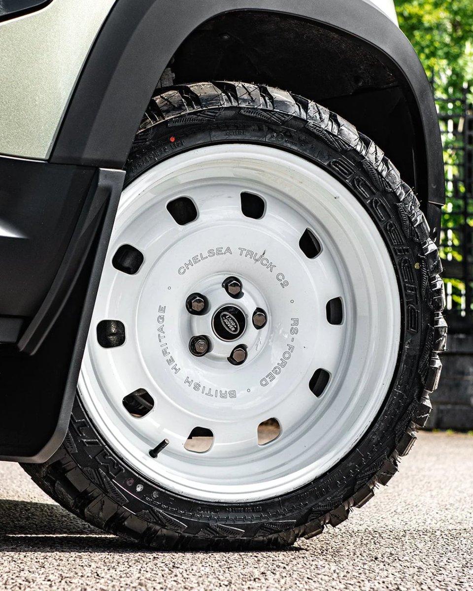 Model: British Heritage RS-Forged Alloy Wheels
Price: £3,300 INC. VAT

Fitment: Land Rover Defender (2020–Present)
Size: 9 x 22"
Colour: Gloss White

Copyright Design by KAHN®

See more: projectkahn.com/products/land-…

#BritishHeritageWheels #LandRoverDefender #DefenderMods #Heritage