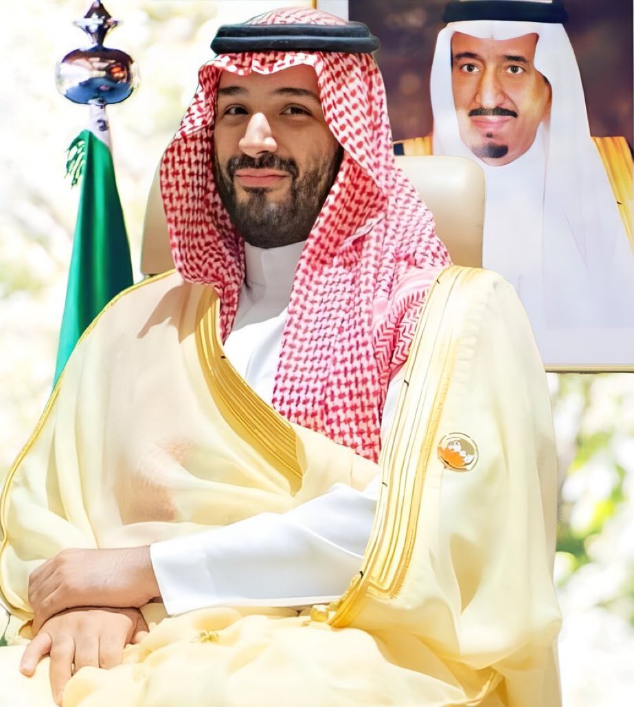 📍ابتسامة #ولي_العهد❗️

ابتسامة #ولي_العهد_الأمير_محمد_بن_سلمان ، التي تتسم بالثبات والجاذبية، ليست مجرد تعبير وجهي عابر، بل انعكاس عميق لثقة داخلية ورؤية استراتيجية تتجاوز اللحظة الراهنة..

من منظور علمي، تُظهر الدراسات في علم النفس الاجتماعي أن الابتسامة المتوازنة تعكس ذكاءً
