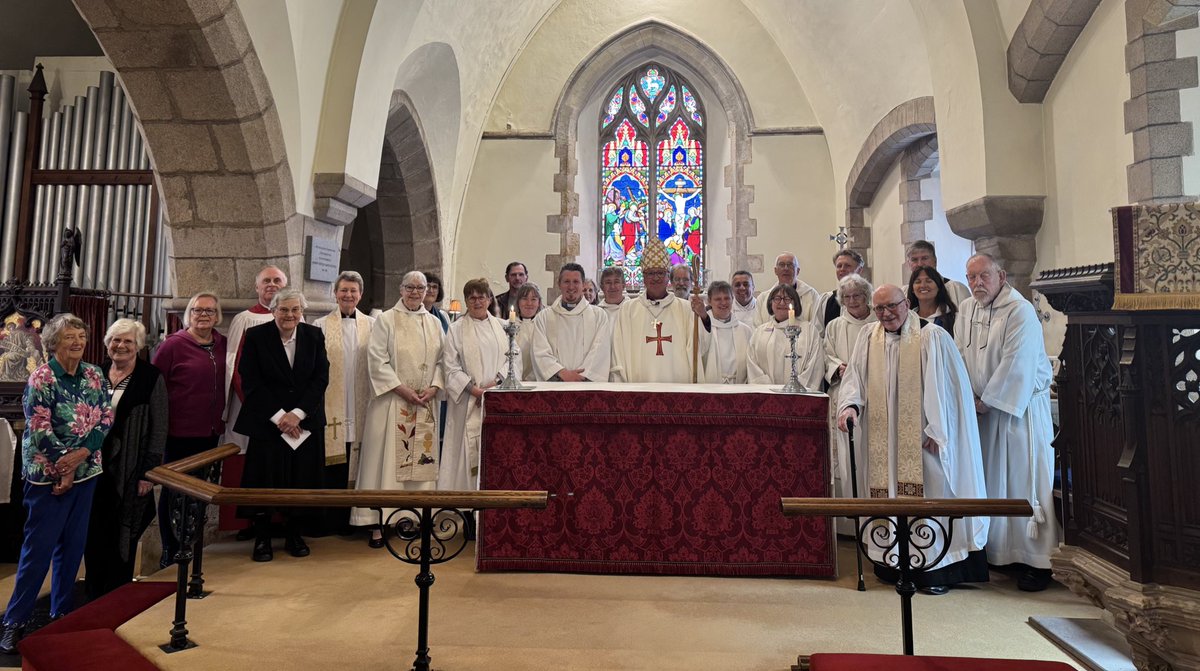 The Guernsey Chrism Eucharist was held in St Andrew’s church this morning. Thanks to the Bishop of Salisbury for coming to Guernsey. Always good when the island clergy gather to worship and spend time together.