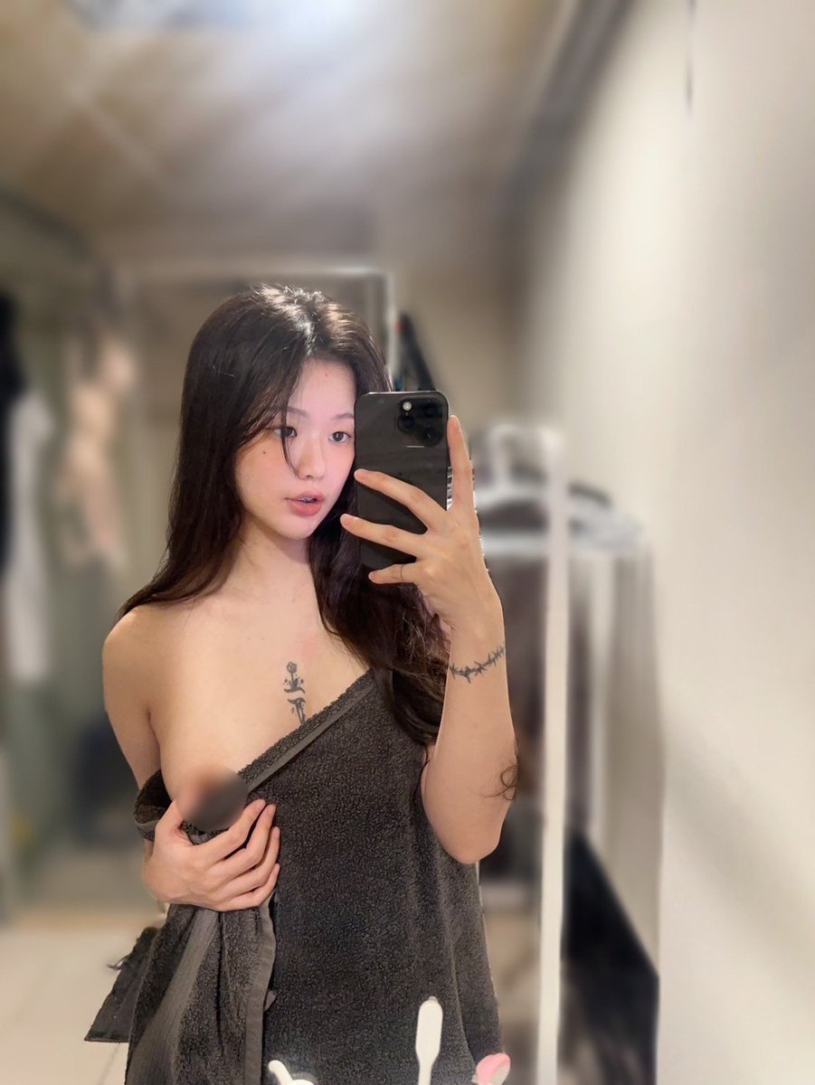 出門前先洗個香香💦
陪我一起嗎 ? 只能陪洗喔🥵

留言＋（❤️）
私訊我給你洗澡前拍的無碼片片🙈 https://t.co/cJX70d9juQ