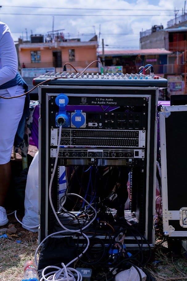 MaxtonMediaKE's tweet image. Turn up the volume and feel the vibe! 🎶🔥 
#SoundSystem #ProAudio #MusicVibes #BassBoost #PartyMode #SpeakerGoals #AudioExperience #TrendingNow #mondaymorning  #MondayMotivation