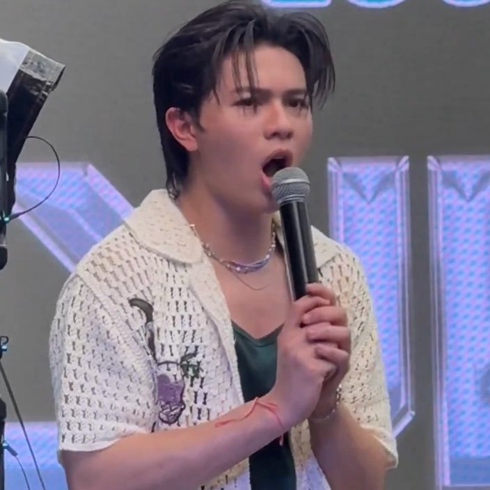 yuii_moon's tweet photo. Meme for today😭 cr William

#williamjkp
#LotussxLYKN #LYKN https://t.co/LrnoFJAme5