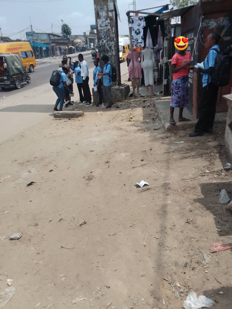 MBilenge's tweet photo. #Programme_DSSR

Le préservatif, c’est double protection : contre les IST et les grossesses non désirées.  
Pour une méthode contraceptive adaptée, rendez-vous au Centre de Santé Kitokimosi, av. Libération n°1, Q. Madiata, réf. : Maison Communale Selembao.
@MdM_France https://t.co/vRCFHs2N6S