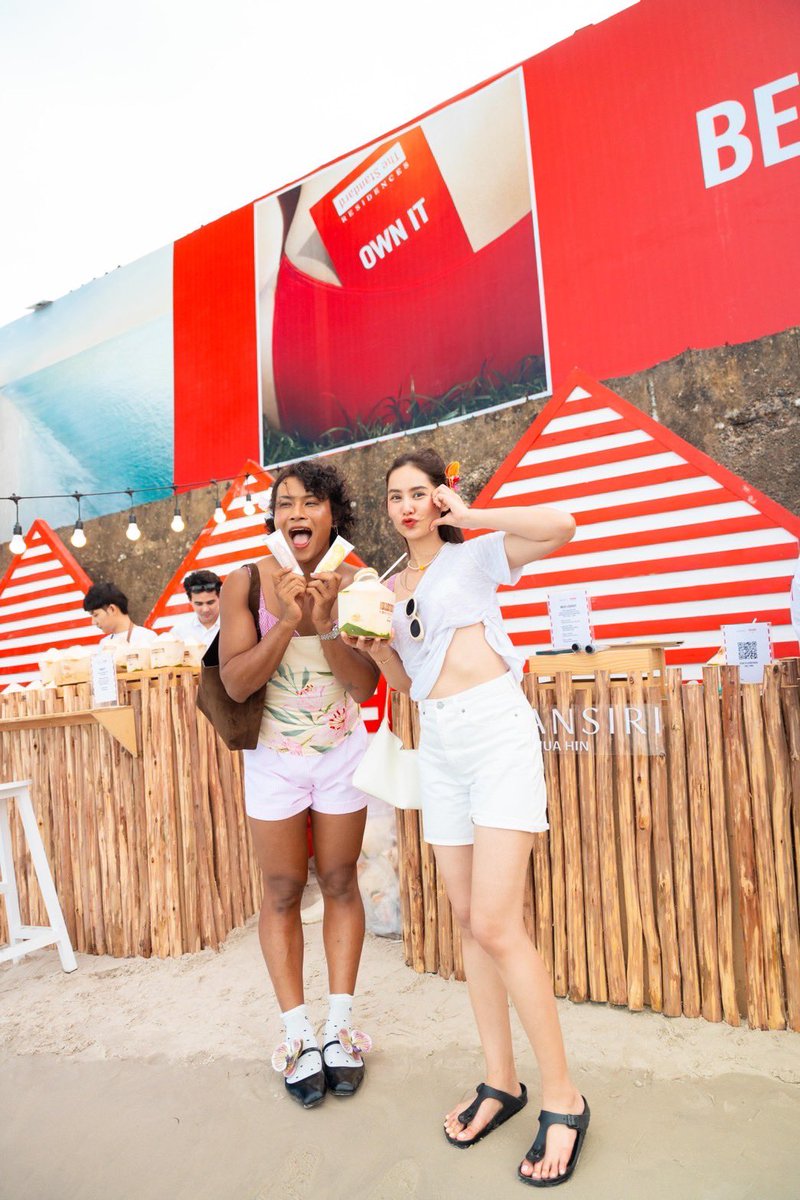 SansiriPLC's tweet photo. Red Stripes are calling. 👀❤️
ซัมเมอร์นี้ 🌞 สดชื่นรับลมทะเลกับงาน #POPOFRED ที่ #TheStandardResidencesHuahin แวะมาสนุกกับ Mud Lounge บาร์น้ำมะพร้าว เสียงดนตรีจาก The Standard Sound 🎶 และมุมถ่ายรูปสุดชิค 🏖
สอบถามเพิ่มเติมโทร 1685 หรือ https://t.co/YynY8mohW9
#Sansiri #Huahin https://t.co/g0OsCoNUYn