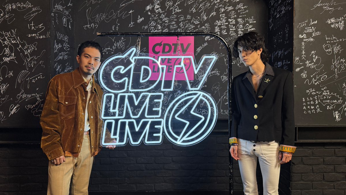 TBSCDTV's tweet photo. #CDTVライブライブ
今夜も激アツLIVEをお届け❤️‍🔥⚡️
本番直前ショットで実況中だよ📸

このあとは
#離婚伝説 が番組初登場！

火曜ドラマ
『対岸の家事～これが、私の生きる道！～』の主題歌
「紫陽花」をテレビ初披露✨

#CDTV
#TBS https://t.co/ybGkxc2uUe