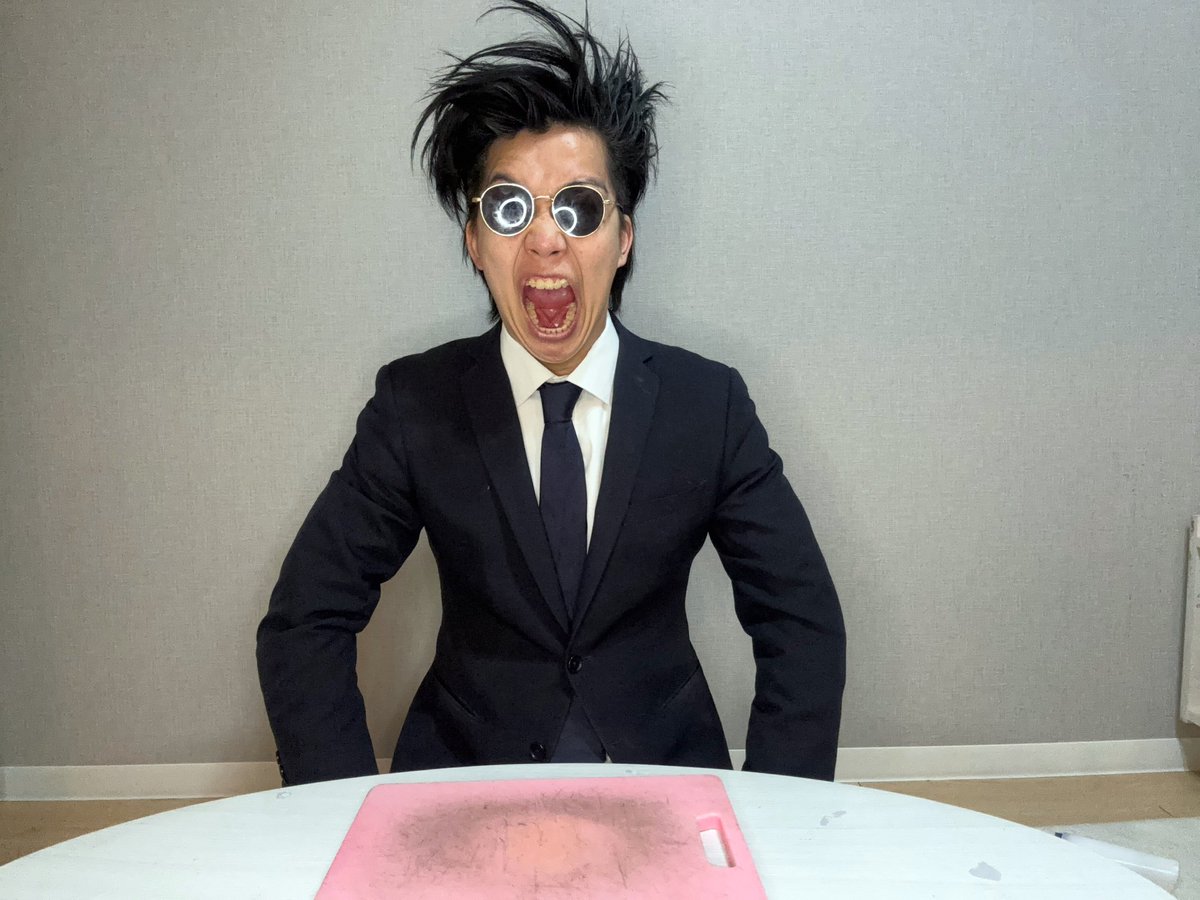 【 ご報告 】
本日で正式に会社を辞めました！！
いよいよ無職です！！！！

本当にどうしよう！！！！！！！！！！