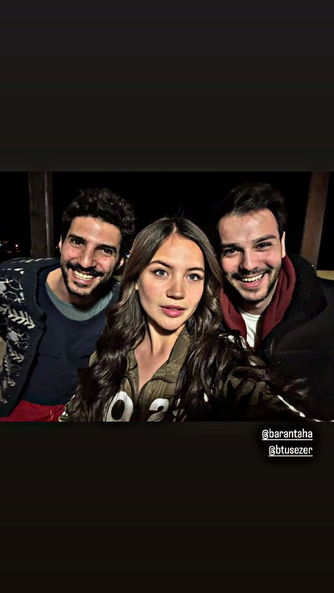Eyrasiranetkinlik (@eyrasiranetkin) on Twitter photo Ekip 😎❤️🔥
#YağmurYüksel #Eylül 
#EyRas #Kizgintopraklar 
#tahabaranözbek #Aras Ekip 😎❤️🔥
#YağmurYüksel #Eylül 
#EyRas #Kizgintopraklar 
#tahabaranözbek #Aras