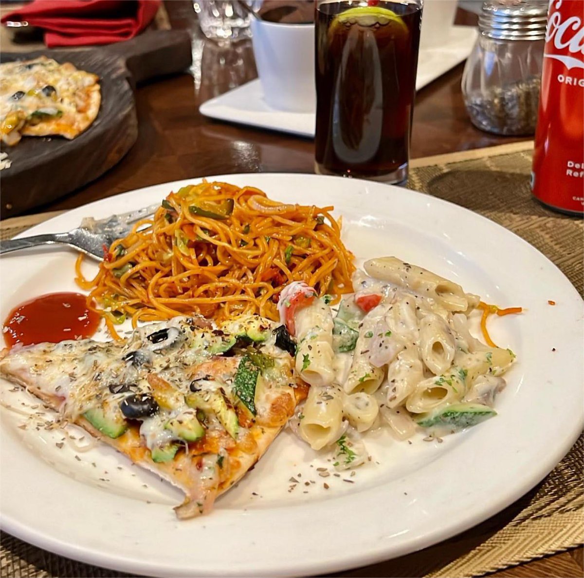 Vikramsingh678's tweet photo. "Indulged in a perfect lunch today pizza,saucy pasta,chowmein, and a cold drink to top it off Delicious and satisfying🍕🍝🥡🥤 
#LunchVibes
#FoodieDelight                                     #TreatYourself" https://t.co/wJbP0jMjkX