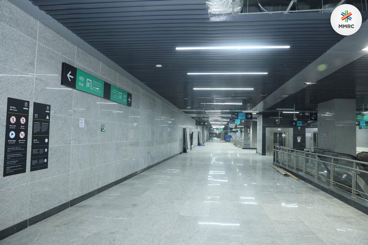 MumbaiMetro3's tweet photo. Here's an exclusive glimpse of #𝙎𝙞𝙙𝙙𝙝𝙞𝙫𝙞𝙣𝙖𝙮𝙖𝙠 metro station built near one of #Mumbai’s most revered temples, where devotion meets engineering. Navigating tight spaces and constant crowds, the station was constructed with extra care and coordination. Today, it brings thousands closer to blessings with ease, speed, and respect.

सिद्धिविनायक स्थानकाची प्रथम झलक🚇

#Siddhivinayak #AquaLine #MumbaiUnderground #ConnectingTheUnconnected