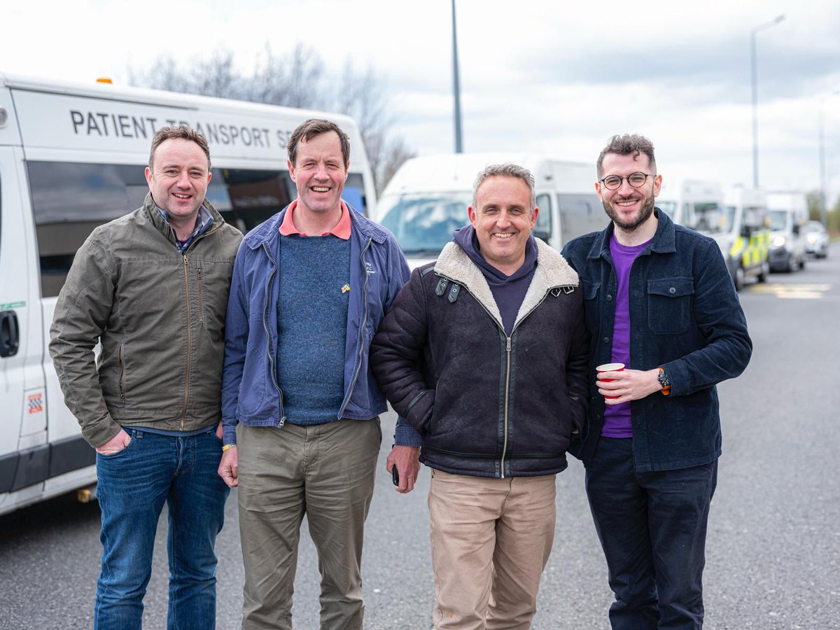 agcolehamilton's tweet image. Long post, (trigger warning- injury detail)

It was the disgraceful Whitehouse monstering of Volodomyr Zelensky by Donald Trump and JD Vance that persuaded me I had to do something more to support the people of Ukraine.