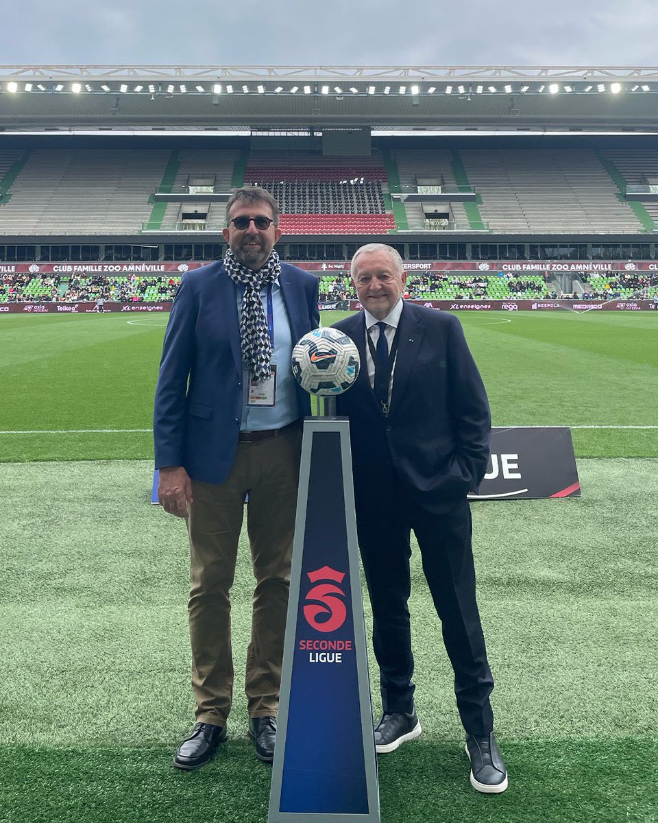 𝗝-1️⃣8️⃣ 𝗲𝗻 𝗦𝗲𝗰𝗼𝗻𝗱𝗲 𝗟𝗶𝗴𝘂𝗲 ! 🔥

<a href="/JM_Aulas/">Jean-Michel AULAS</a>, Président de la Ligue Féminine de Football Professionnel, était présent aux côtés de 𝗣𝗶𝗲𝗿𝗿𝗲 𝗚𝗶𝗹𝗹𝗲𝘁, Président de l’association FC Metz, avant la rencontre <a href="/FCMetz/">FC Metz ☨</a> 🆚 <a href="/losclive/">LOSC</a> 🙌

#LFFP