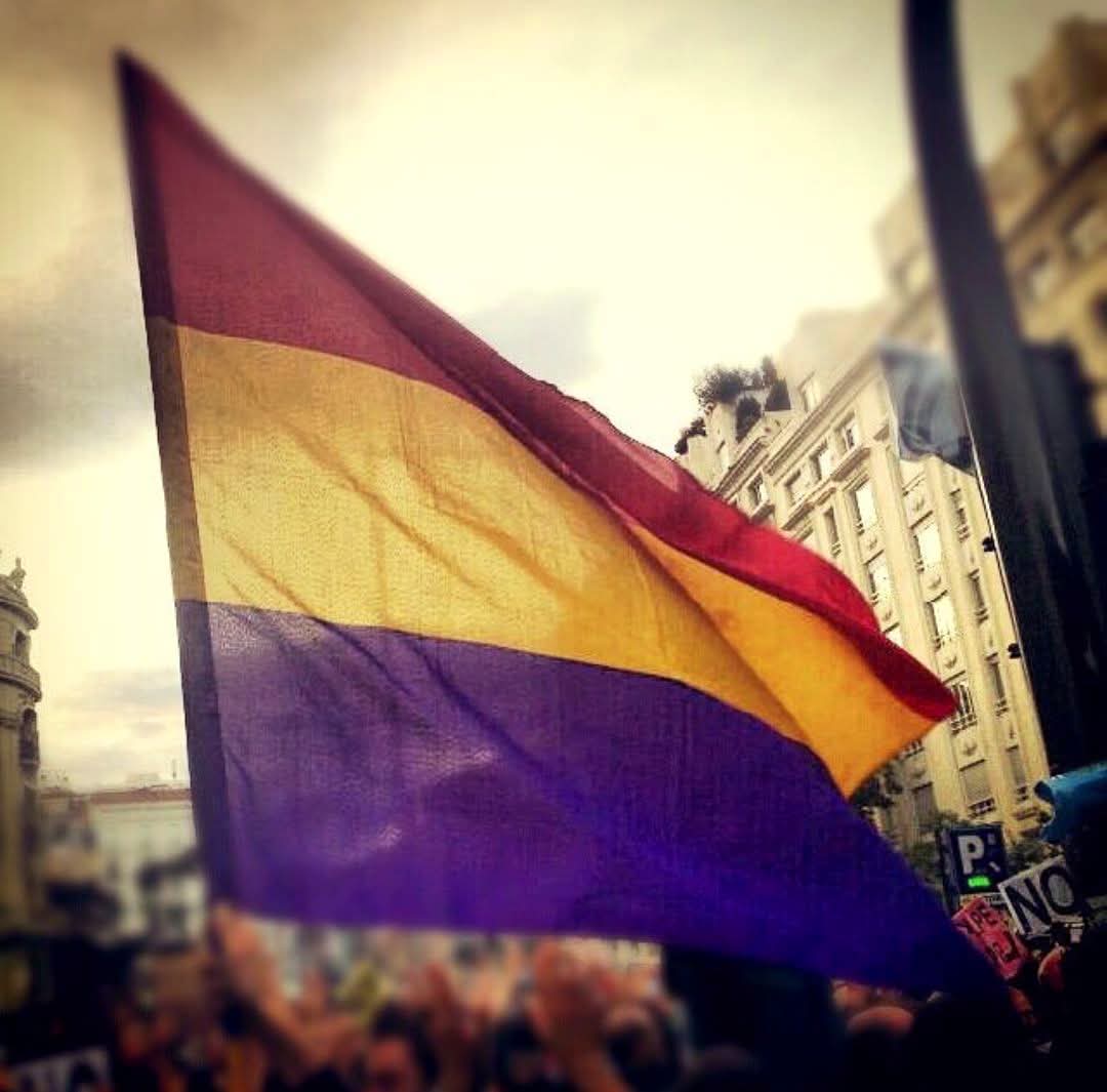 A aquellos que dieron su vida por la libertad; porque sus hijxs y nietxs jamás lo olvidaremos. 

#vivalarepública
#aporlatercerarepública