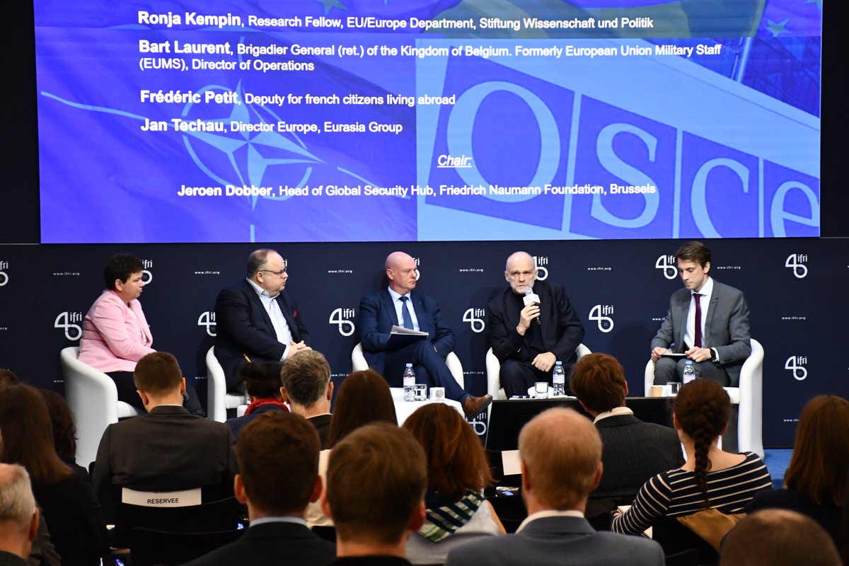 🇺🇸🇪🇺🇺🇦 The impact of the new Trump administration on the further course of the war in Ukraine and implications for European security.

A panel with <a href="/KempinRonja/">Ronja Kempin</a>, <a href="/jan_techau/">Jan Techau</a>, <a href="/Gen_BartLaurent/">General (ret’d) Bart Laurent</a>, <a href="/fpetitAN/">Frédéric Petit 🇺🇦</a> and <a href="/JeroenDobber/">Jeroen Dobber</a>.  

🔴🎥Watch the livestream : youtube.com/watch?v=k4BYdX…