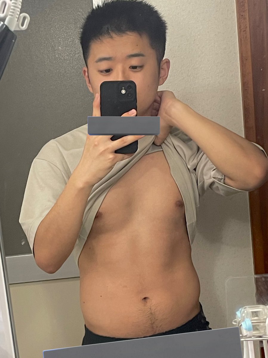 ムチりすぎてやばいので筋トレ再開しました。頑張りたいと思います。