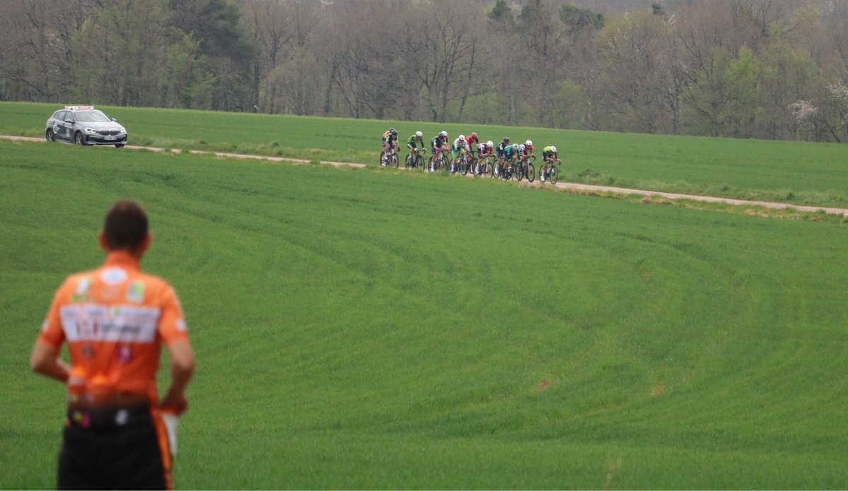 🚴‍♂️📸 Les 170 coureurs ont avalé les 150 km entre Ahuy et Vix, dimanche après-midi lors de la Classique du Châtillonnais. A l'arrivée, le <a href="/scodijon/">SCO Dijon #teammateriel-velo</a> a réalisé un doublé avec Alfie George et Farley Barber. Revivez la  course en images

👉 tinyurl.com/3r2j5cc3