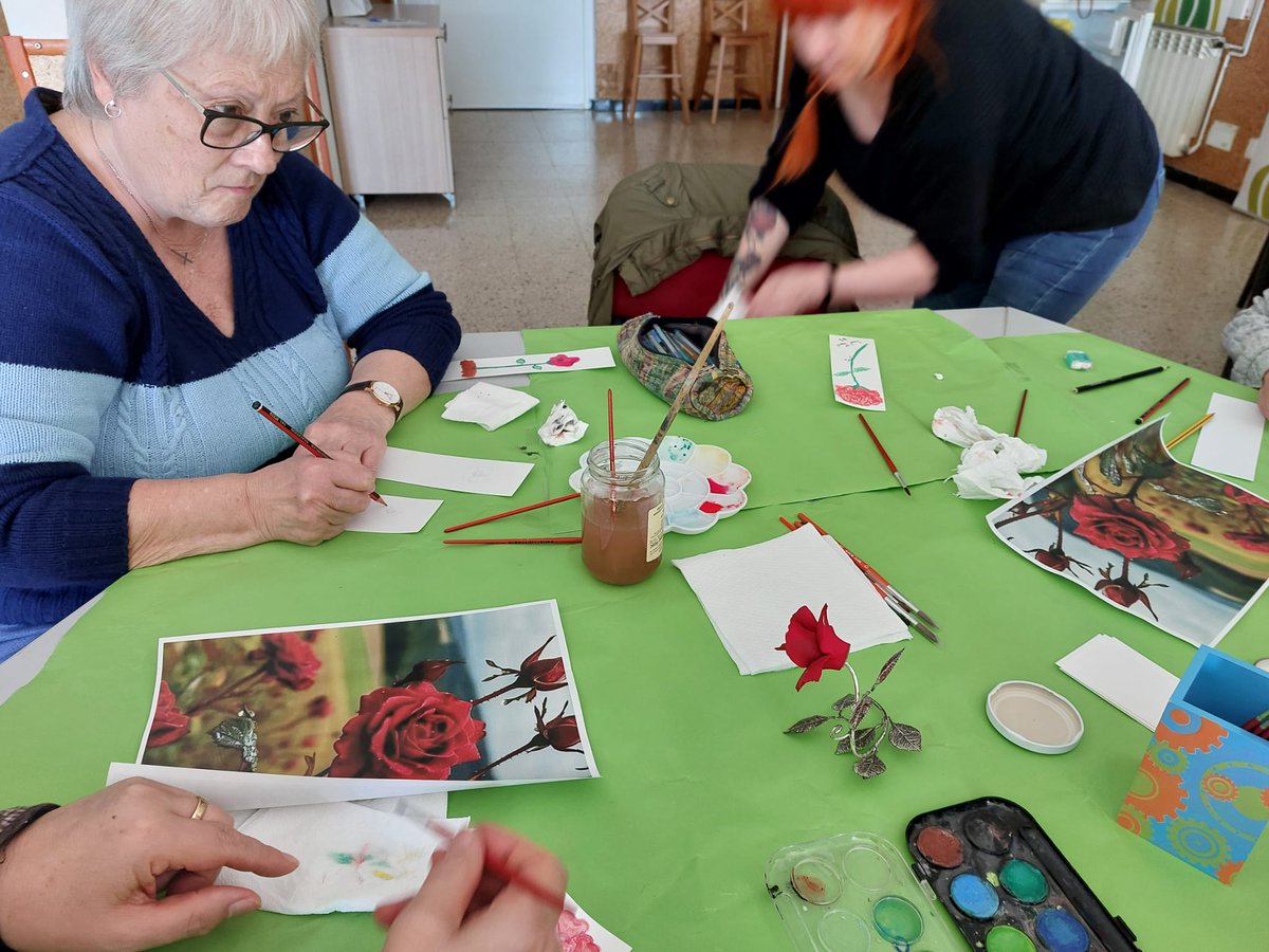 creu_roja's tweet image. Dins del #ProjecteHoritzó que promou activitats comunitàries, hem estat fent punts de llibre de Sant Jordi