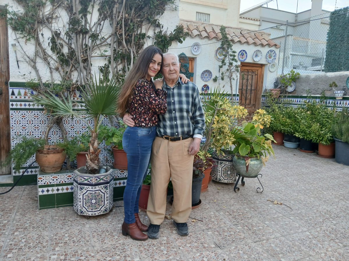 #Galicia

🗣 «Mi abuelo se fue a trabajar a las minas de San Finx en 1936. Nunca regresó»: una familia almeriense busca los restos de Rafael Capel García. ¿Fue víctima de la represión franquista o murió de forma natural?
f.mtr.cool/krwfigndrk