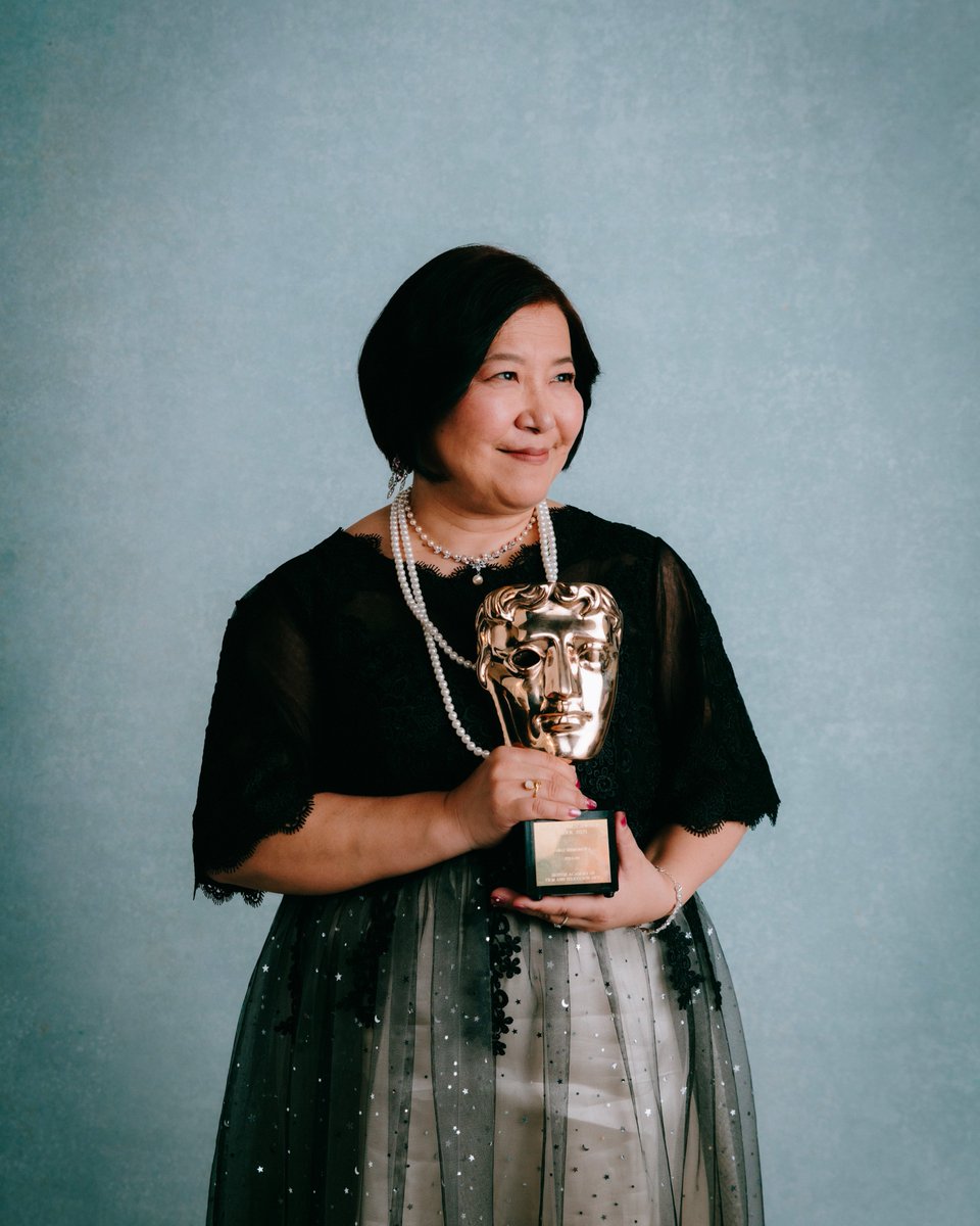Genki✨ (@genki_jpn) on Twitter photo Beautiful photo of Legendary Composer Yoko Shimomura (<a href="/midiplex/">Yoko Shimomura|下村陽子</a>) with the BAFTA Fellowship award! 👸🐐🔥
via <a href="/BAFTAGames/">BAFTA Games</a> Beautiful photo of Legendary Composer Yoko Shimomura (<a href="/midiplex/">Yoko Shimomura|下村陽子</a>) with the BAFTA Fellowship award! 👸🐐🔥
via <a href="/BAFTAGames/">BAFTA Games</a>