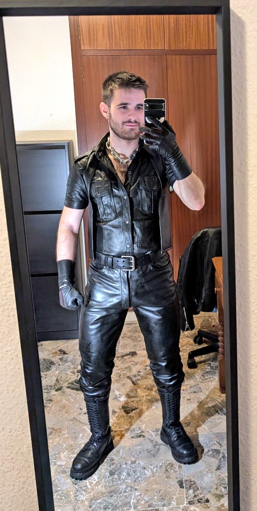 Have a nice week and nice Monday 🖤🔥😈!!! 
You can lick the part you like the most... then I'll step on your head 🔥😏
#Leather #BDSM