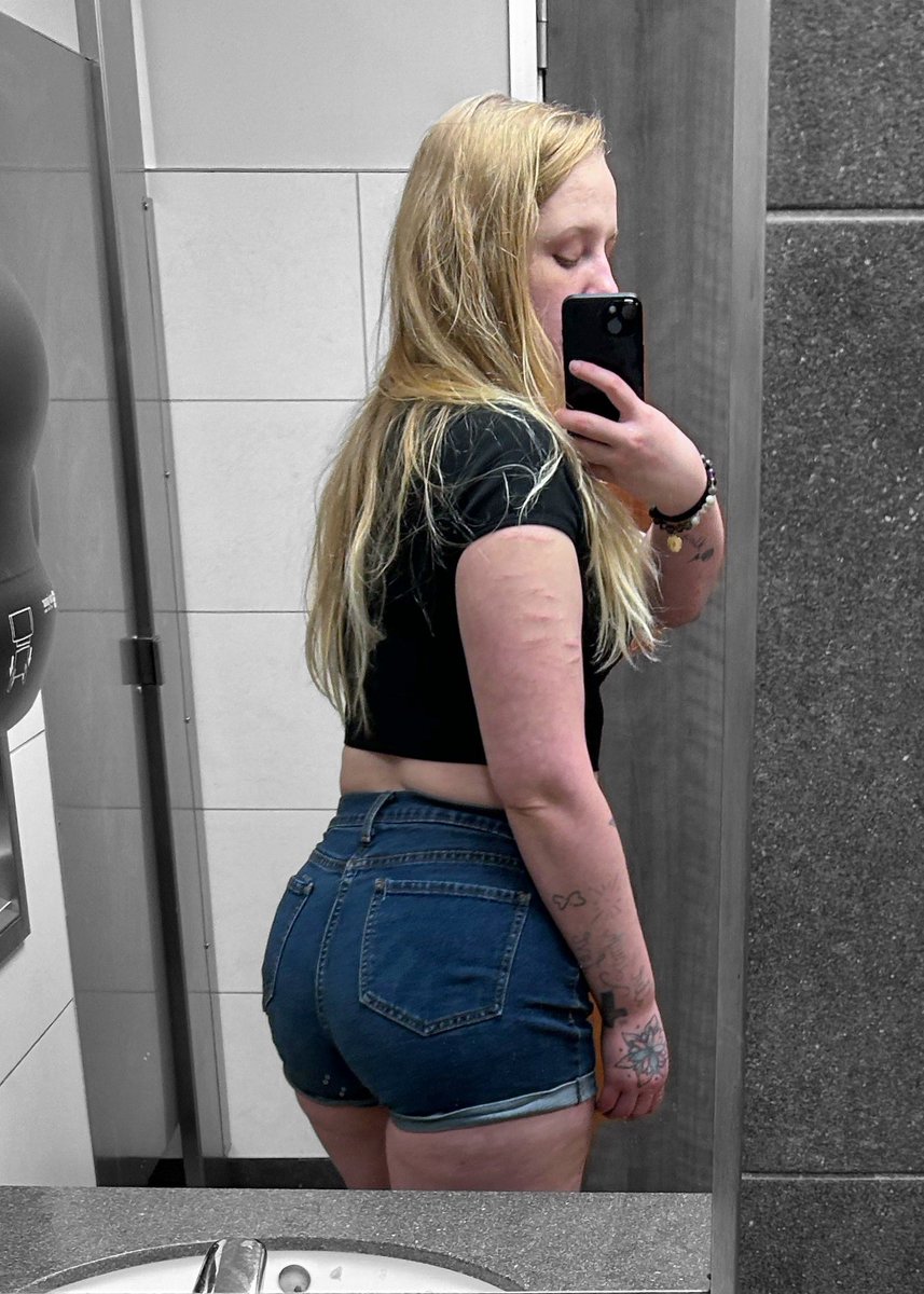 HarleighBad's tweet photo. Bad Harleigh Bad https://t.co/ooMXRYEQ7J