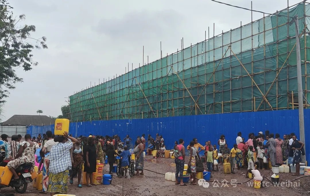 WIETC（Weihai International Economic &amp; Technical Cooperative), entreprise chinoise en RDC, offre  gratuitement son réserve d'eau aux habitants du district de N'djili à Kinshasa pour résoudre la crise de l'eau à laquelle ils étaient confrontés en raison des inondations.