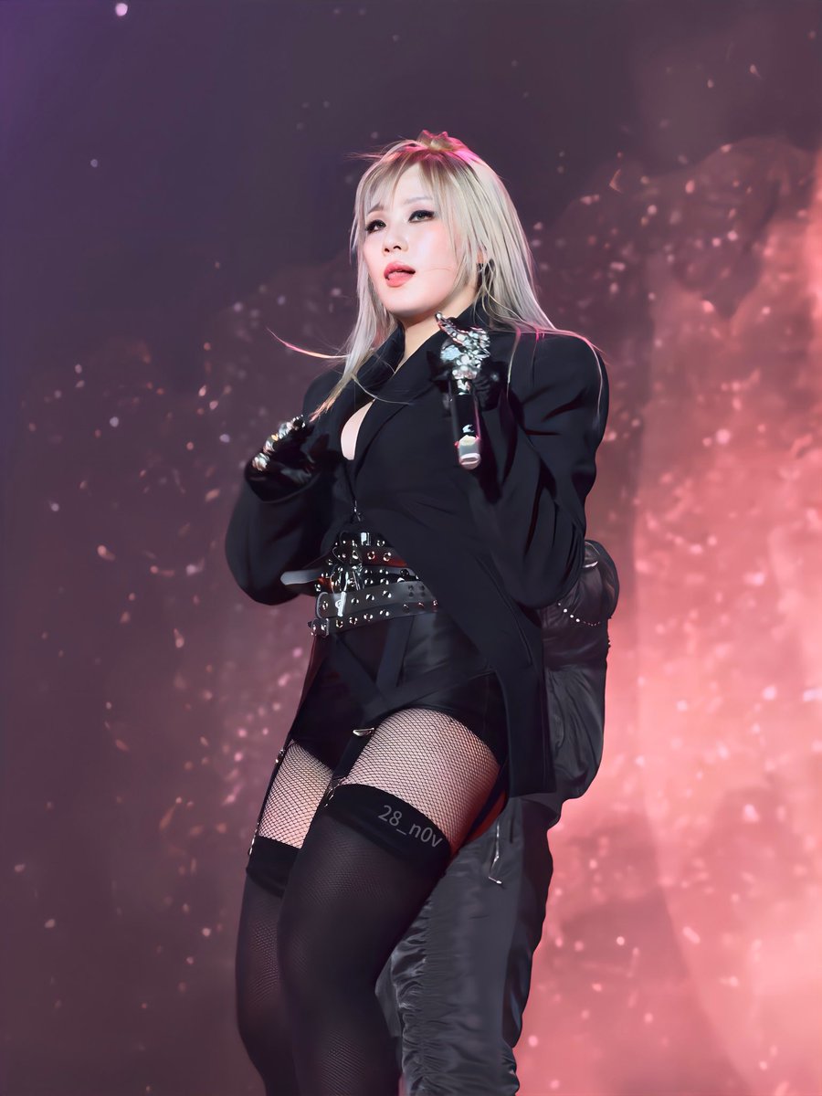 wanting68968's tweet photo. #cl #chaelin #CHAELINCL https://t.co/TVJv41XEkv